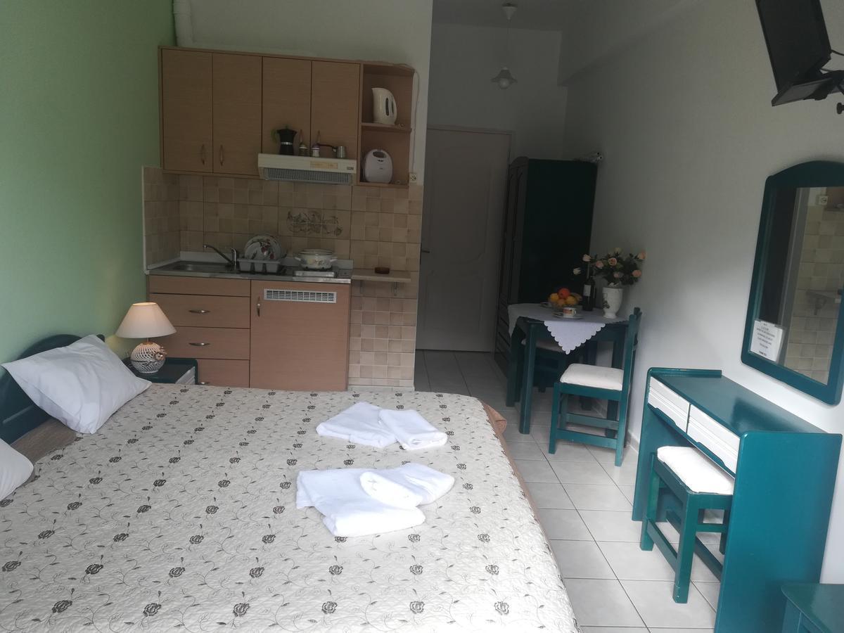 康斯坦丁公寓 Agia Efimia 外观 照片